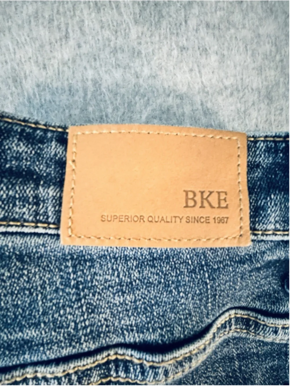 BKE Denim Womens 29 Bermuda Jean Shorts Medium Wash Stretch Long Jorts Buckle